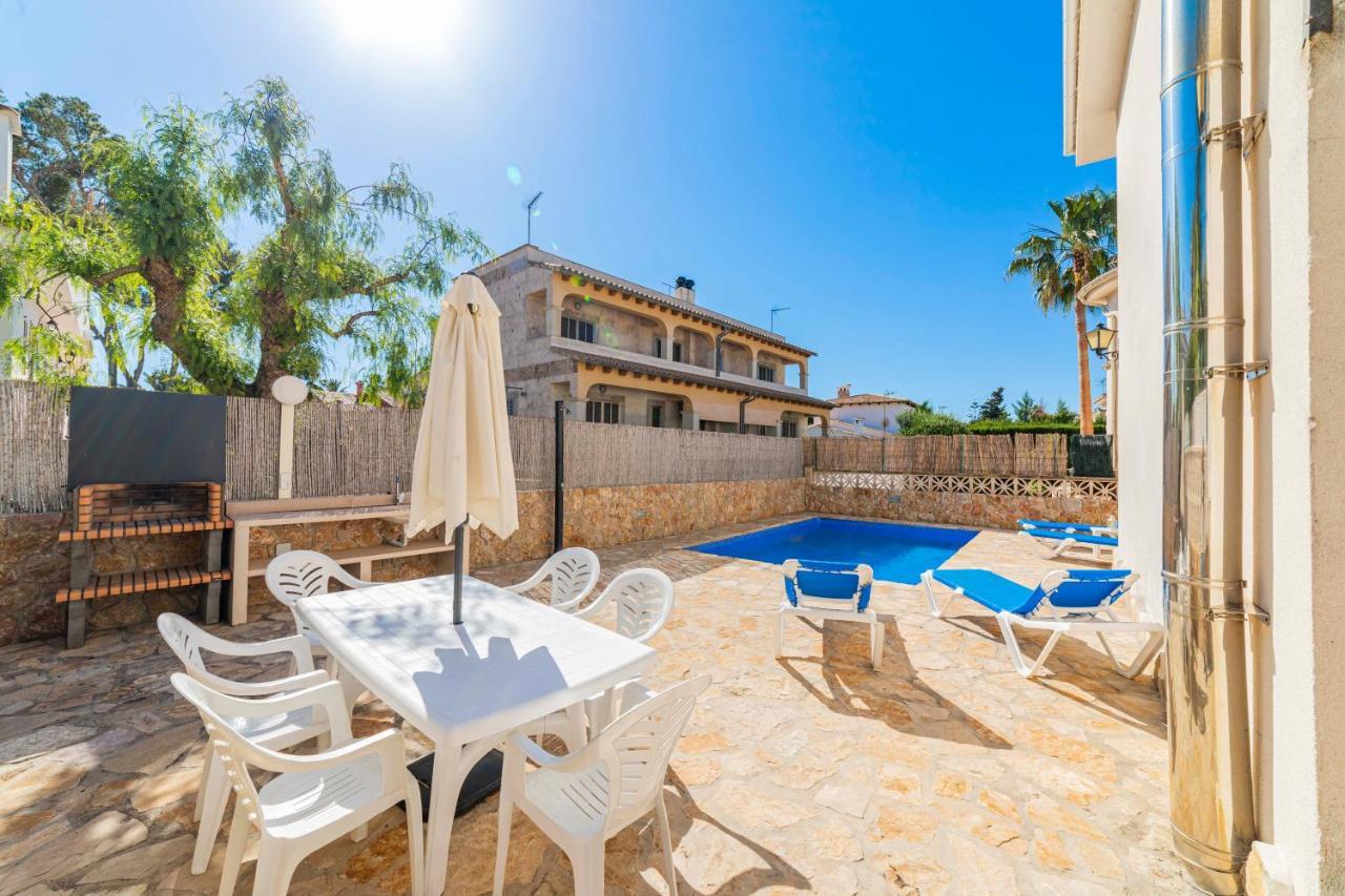 Benestar Pool And Beach In Platja De Muro Villa Екстериор снимка